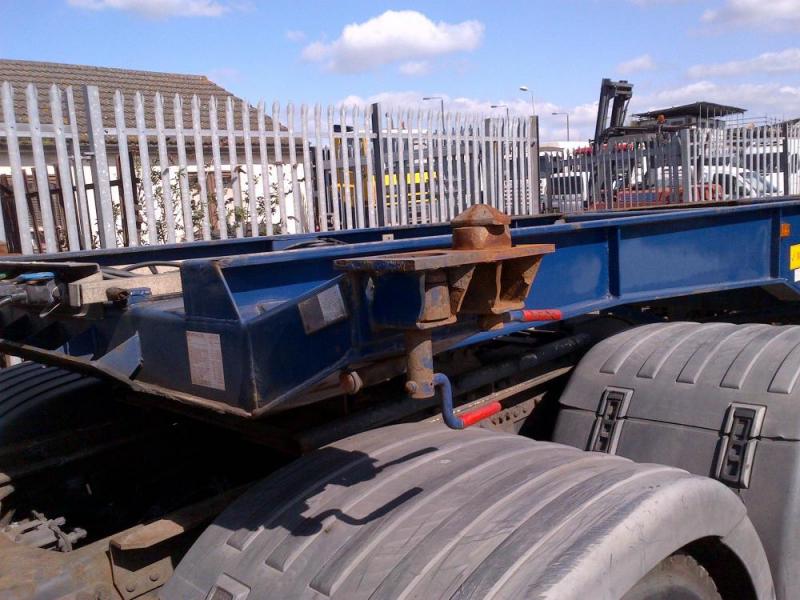 MONTRACON SLIDING SKELETAL TRAILER