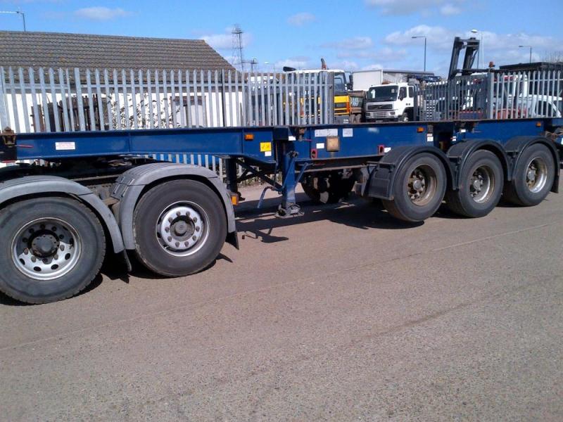 MONTRACON SLIDING SKELETAL TRAILER